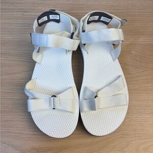 Columbia White Strappy‎ Sandals Woman’s 9 NWOB